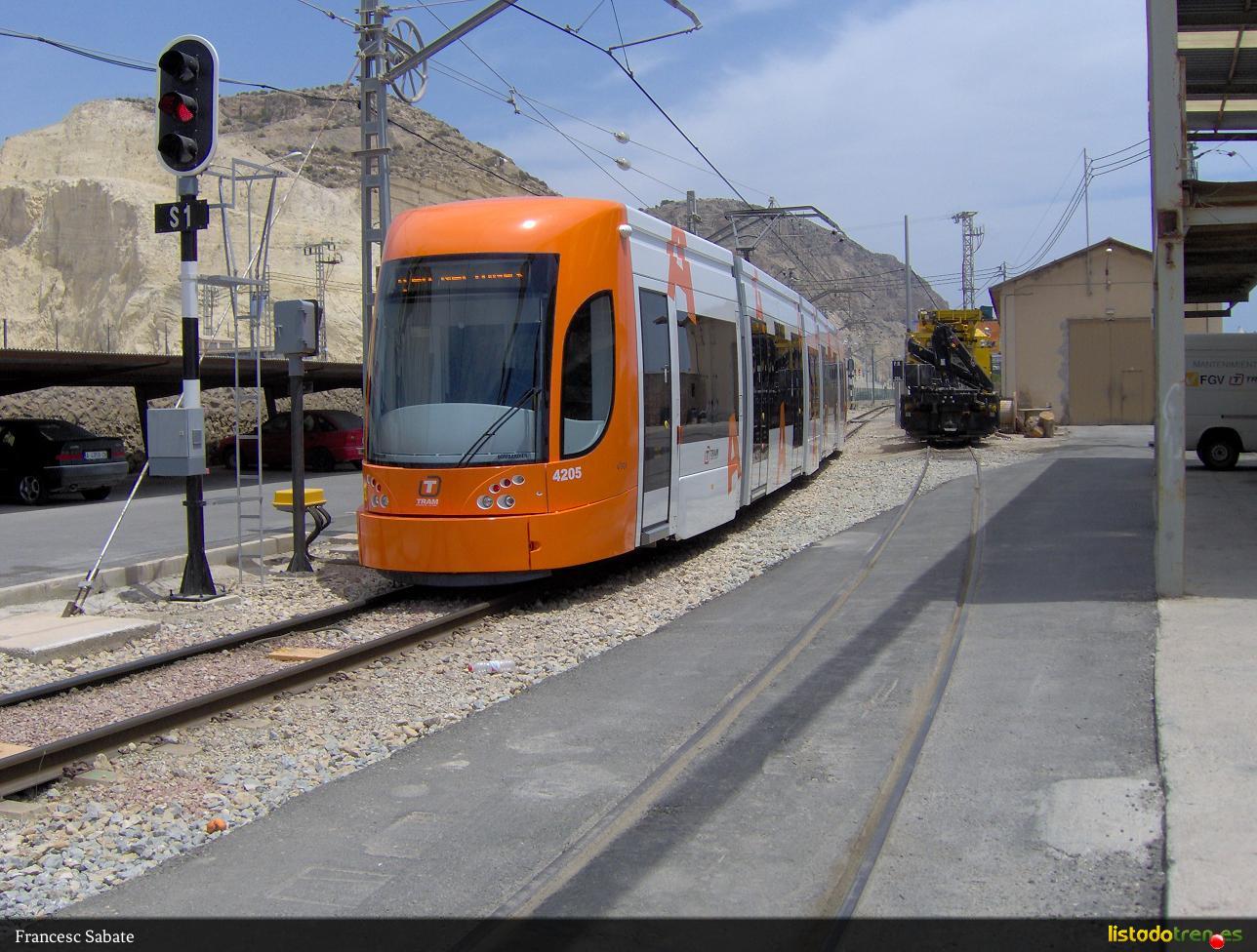 4205 saliendo de La Marina