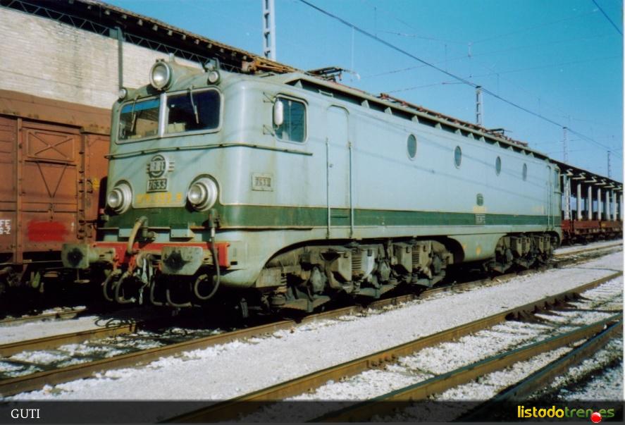 7633