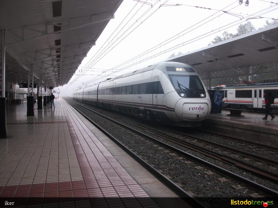 Alvia 120.054 en Vitoria