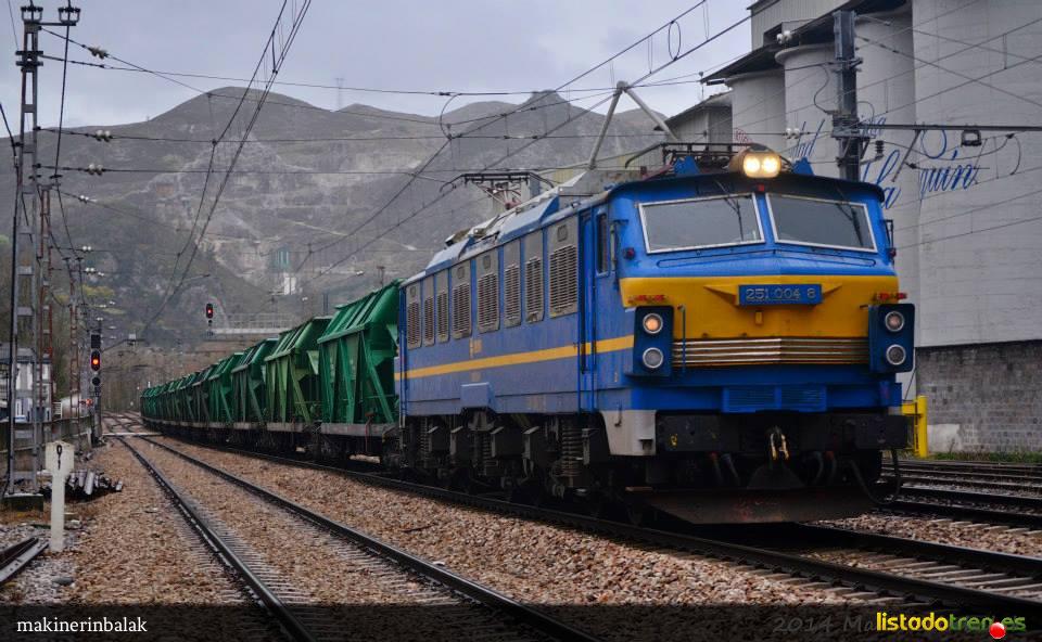 251-004-8 en Tudela Veguín