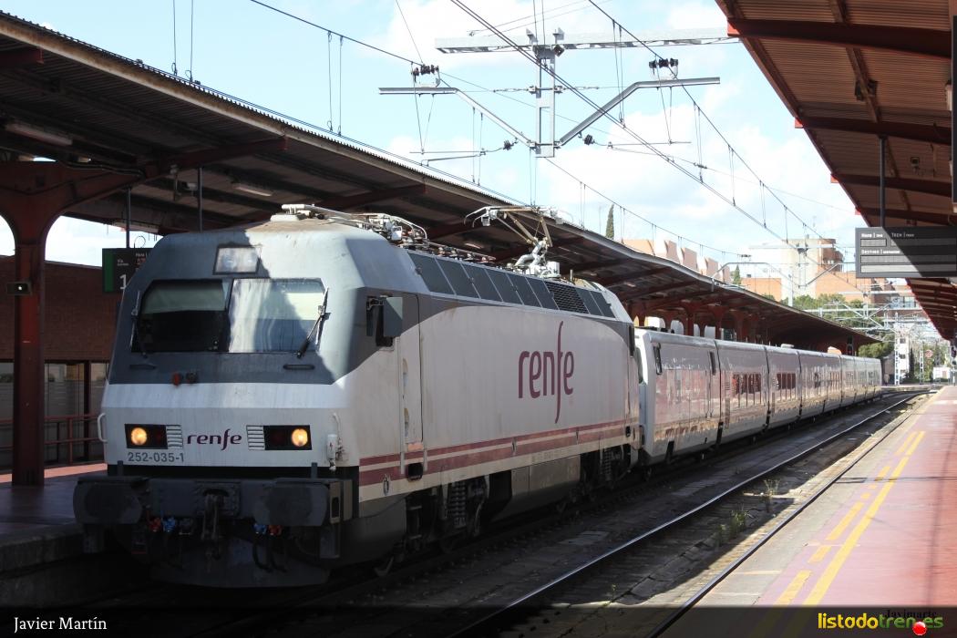 252 + rama Talgo en Chamartín
