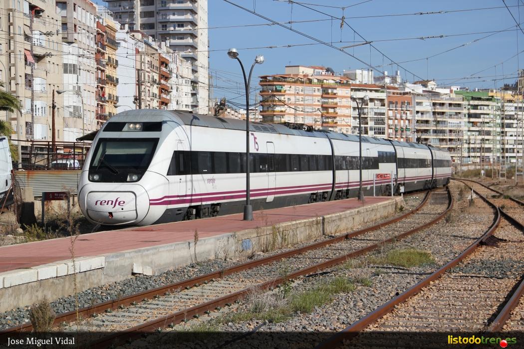 Alvia con el logo de 75 años de renfe