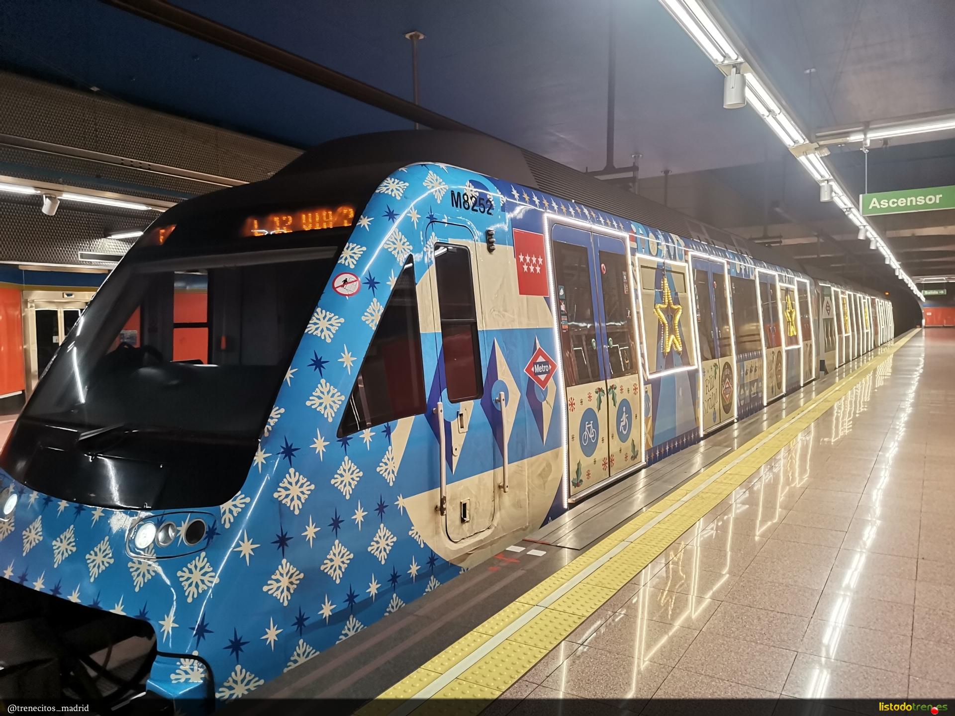 M-8247 Vinilado con el tren de la navidad en L12