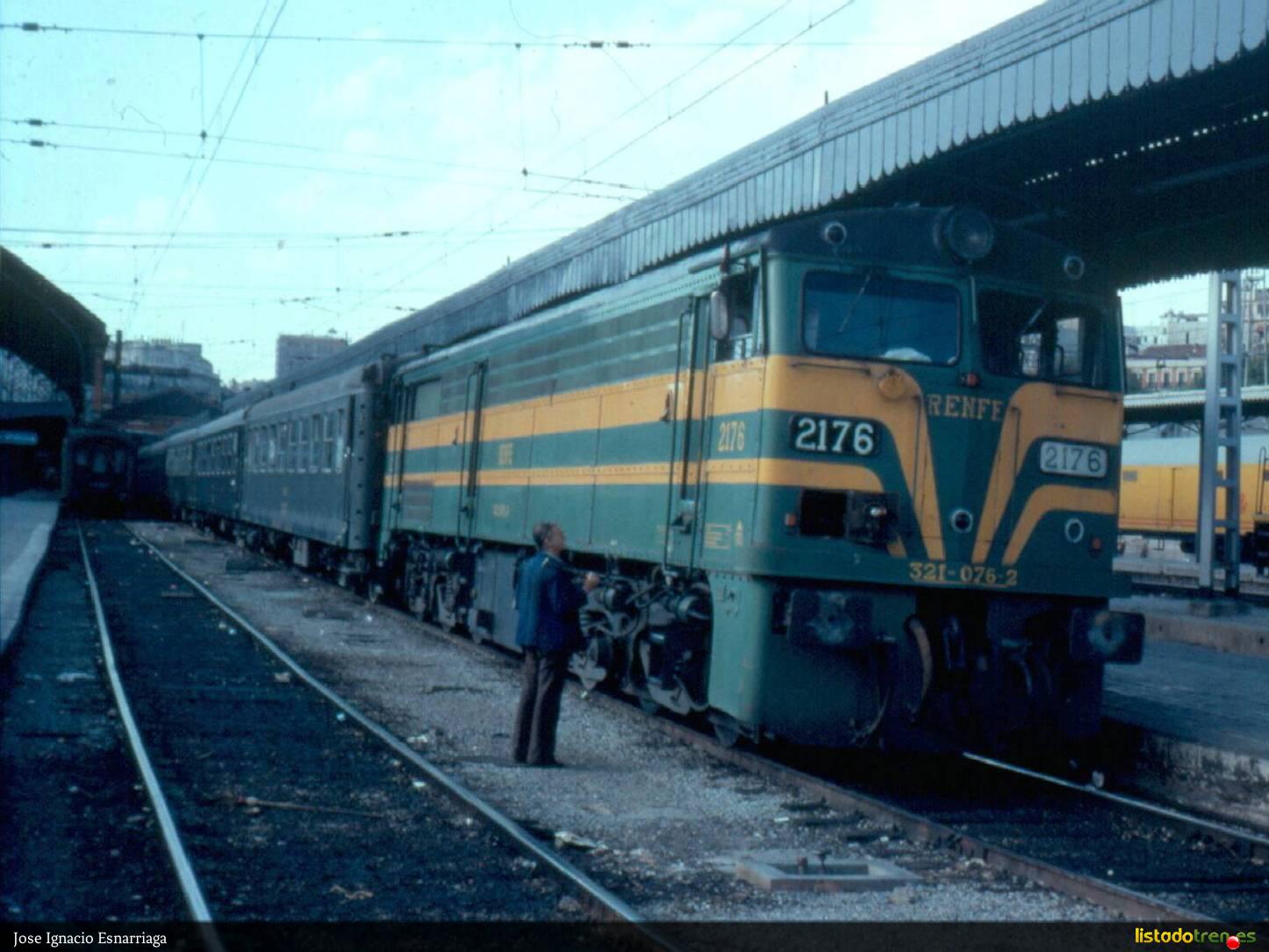 321076