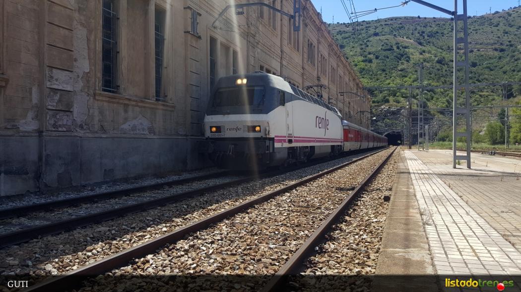 Talgo en Portbou
