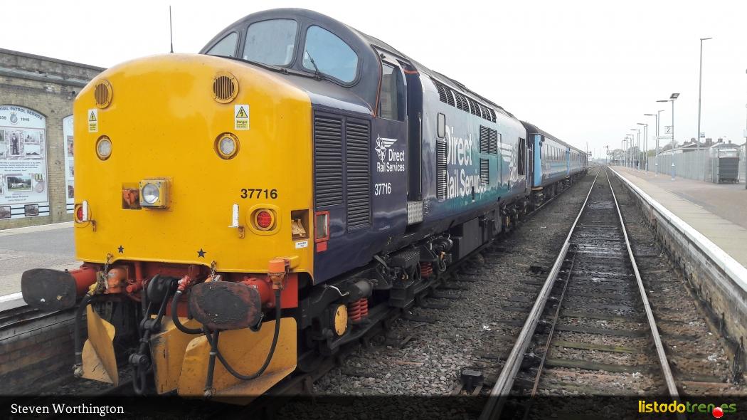L23 37716 At Lowestoft