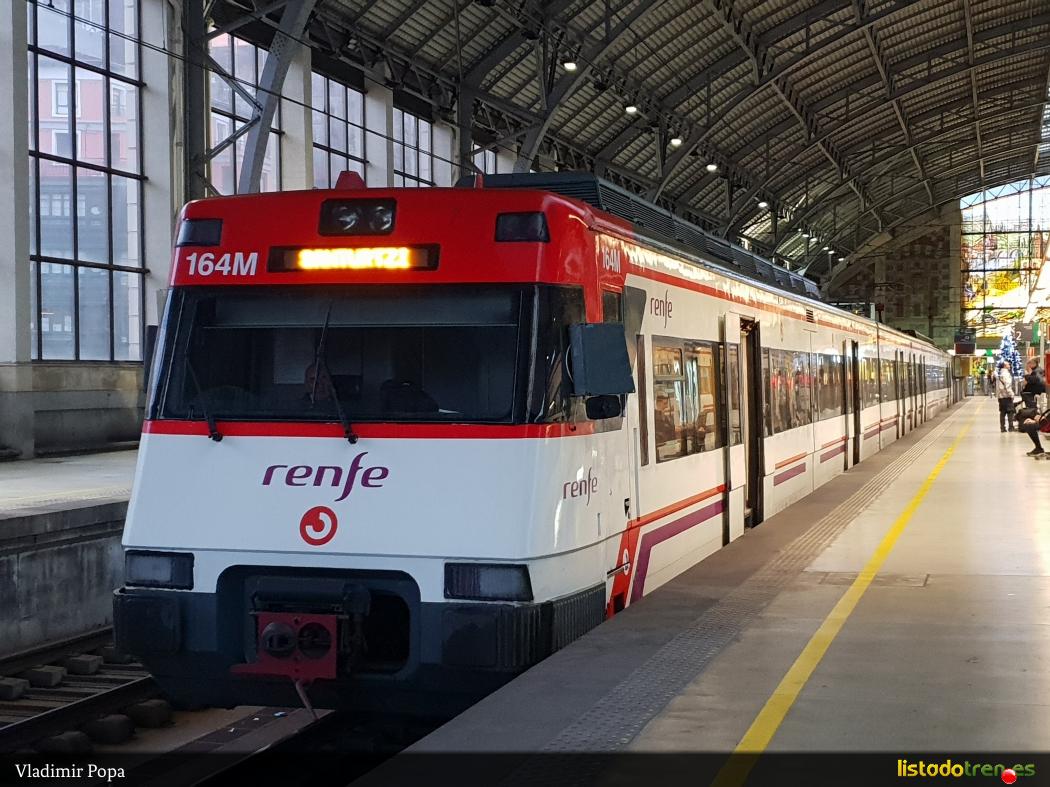 446.082R estacionada en Bilbao Abando