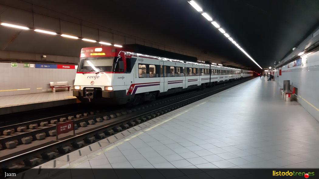446-197 en Piramides