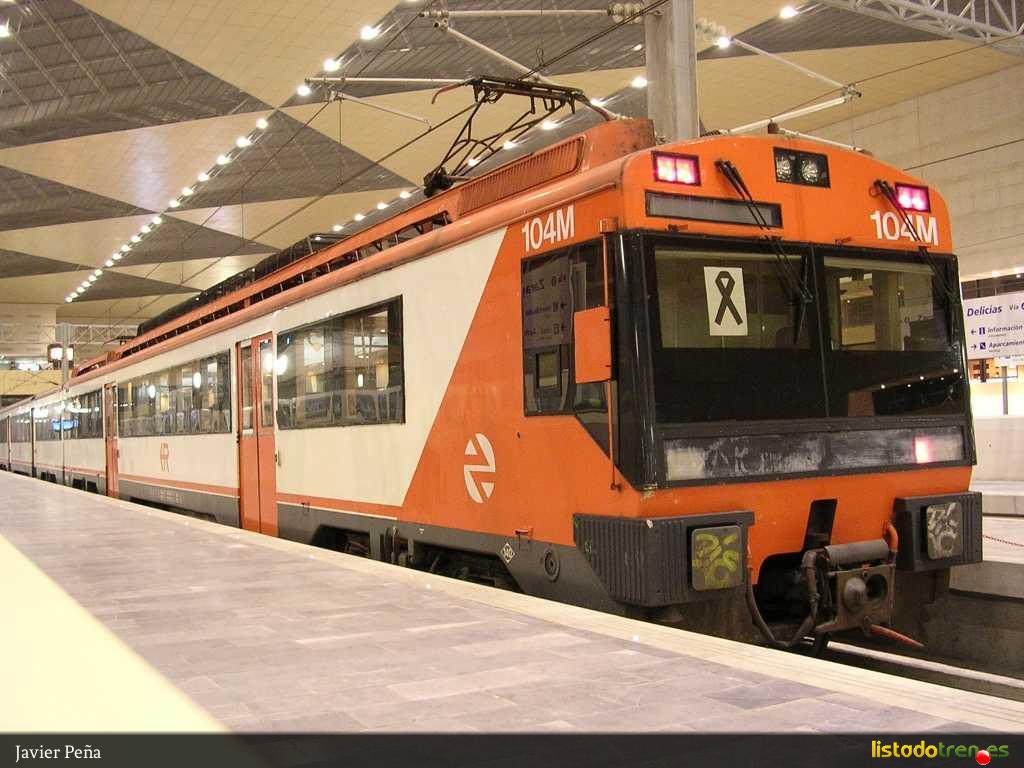 470104