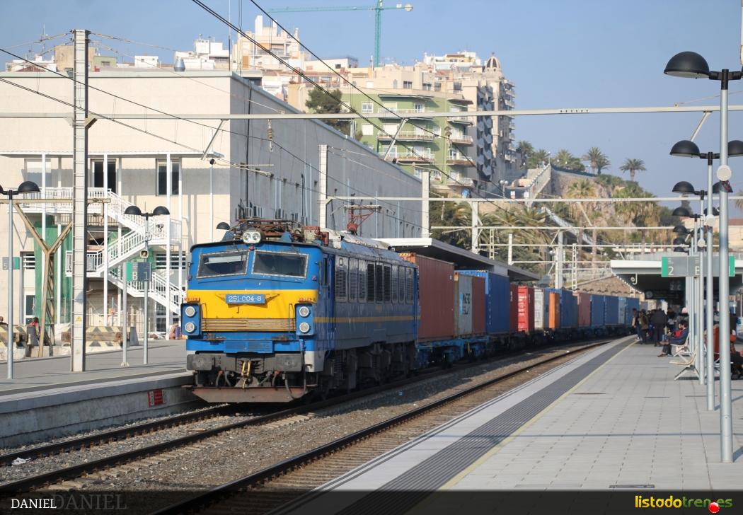 Renfe Serie 251 004 8 Tarragona