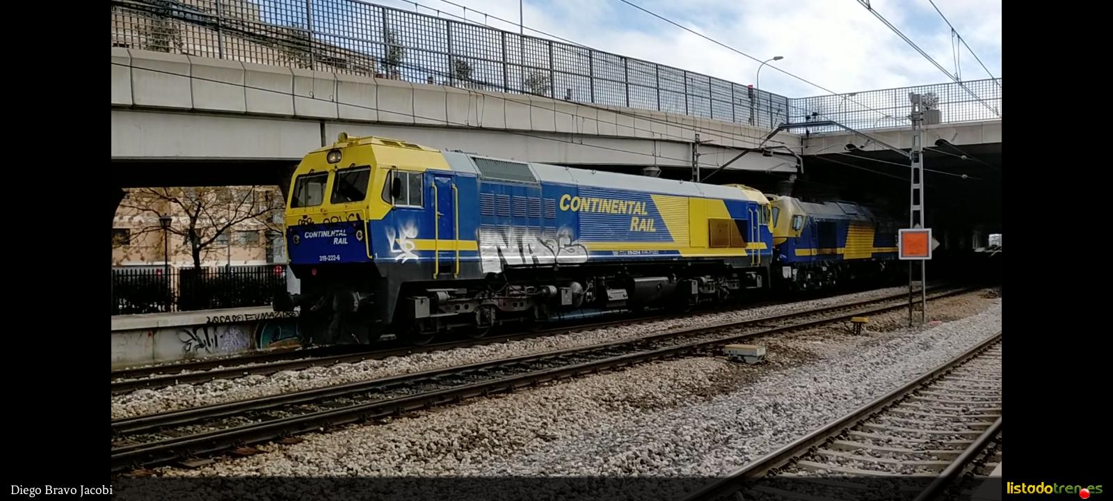 319-222 trasladando la 335-015