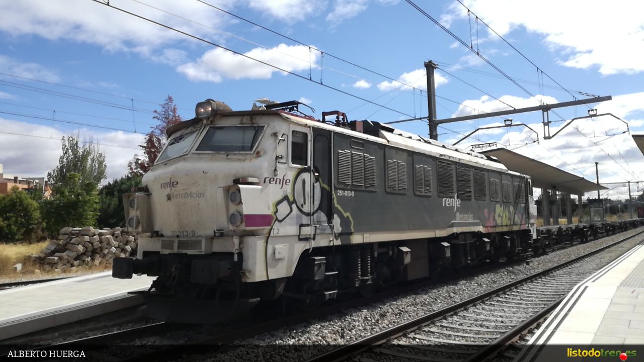 251-013+TECO en Tudela de Navarra