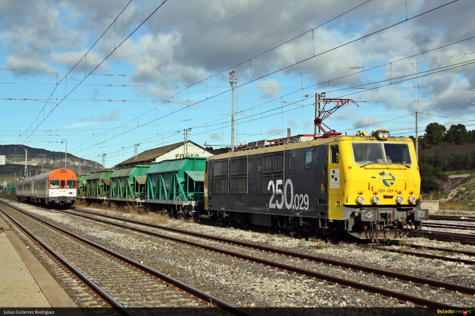 250-029-6 (Móra, 2021)