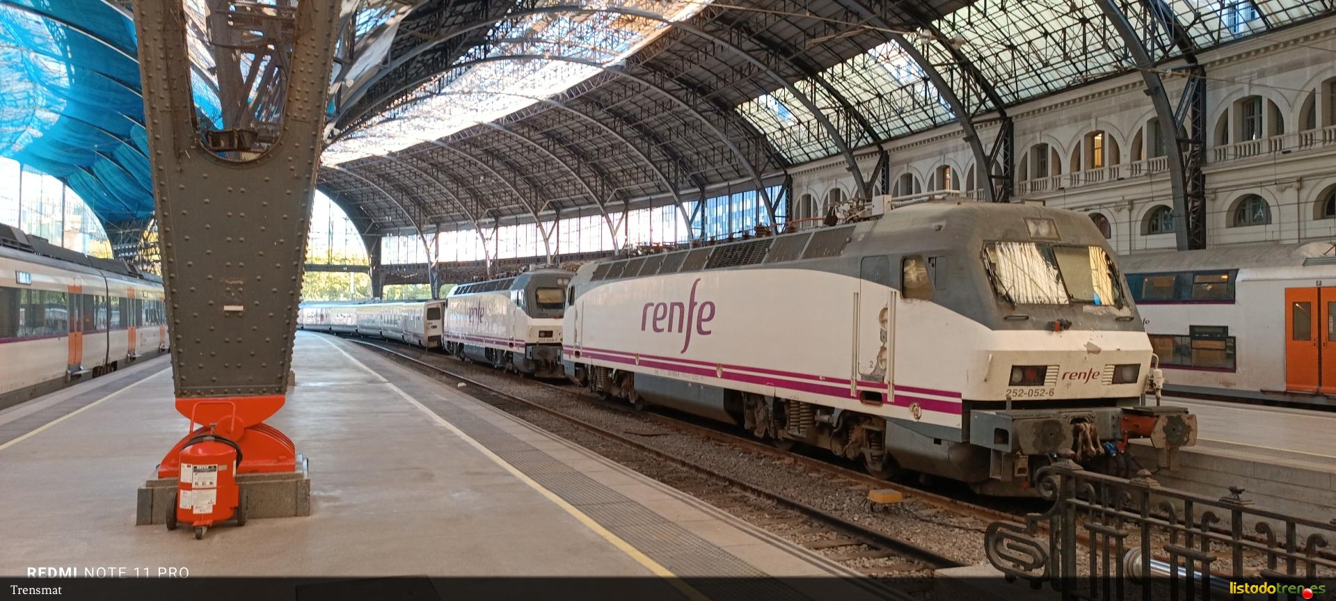 Dos locomotoras 252 en la Estación de Francia