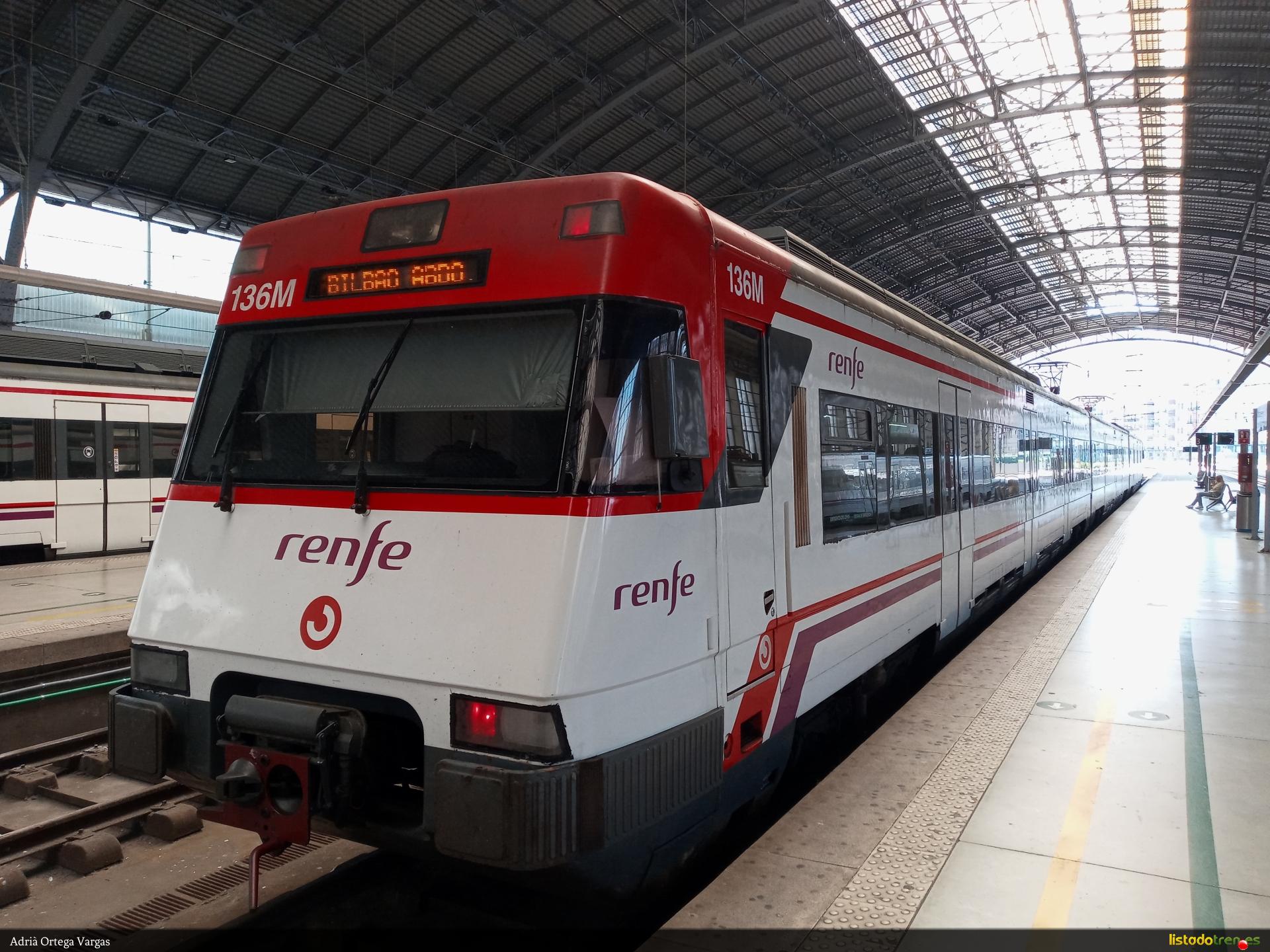 UT 446 068R estacionada en Bilbao Abando Indalecio