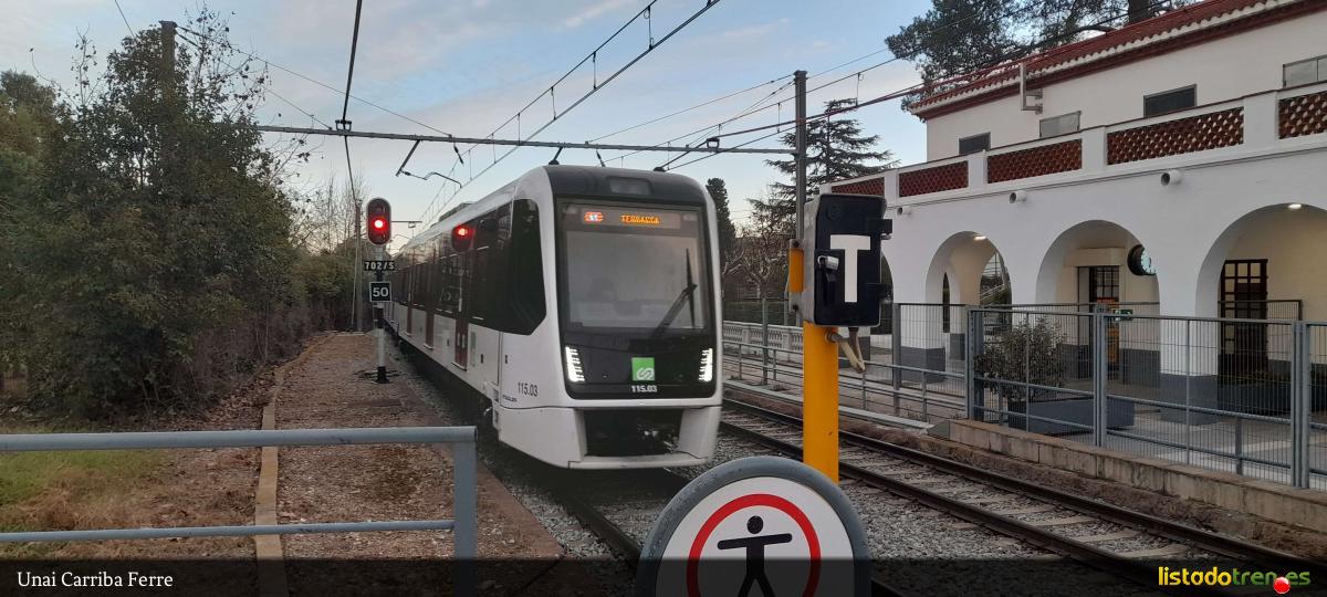 FGC 115.03/115.53 llegando a Les Fonts