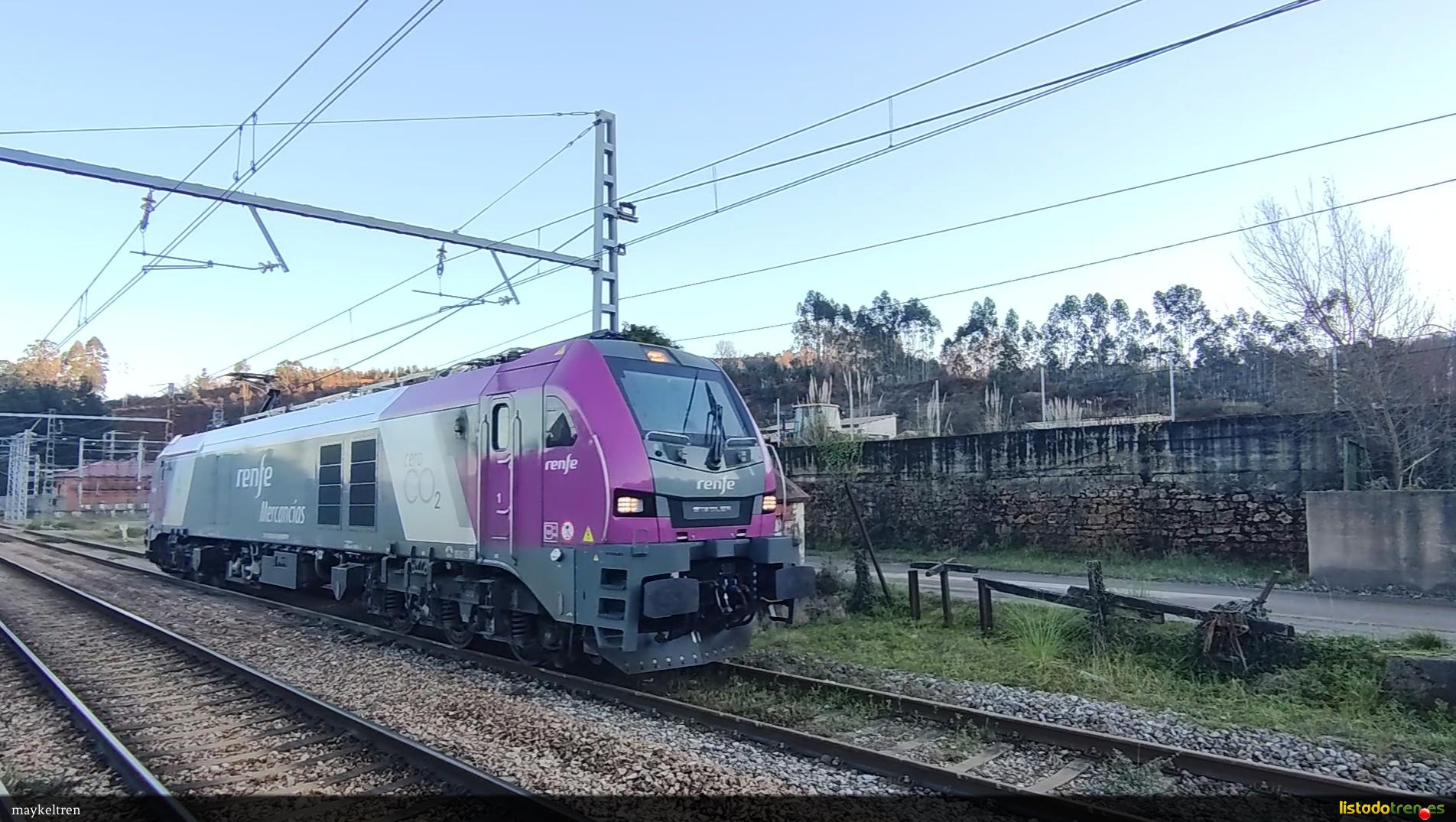 Locomotora 256-107-5