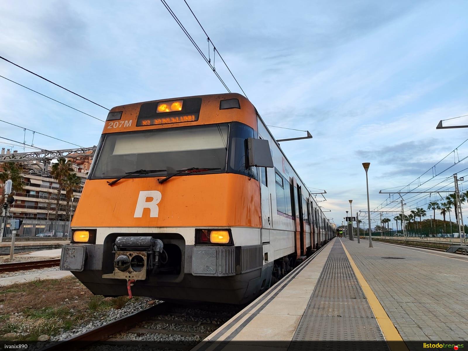 UT447 207M En Mataró haciendo un servicio R1 a L