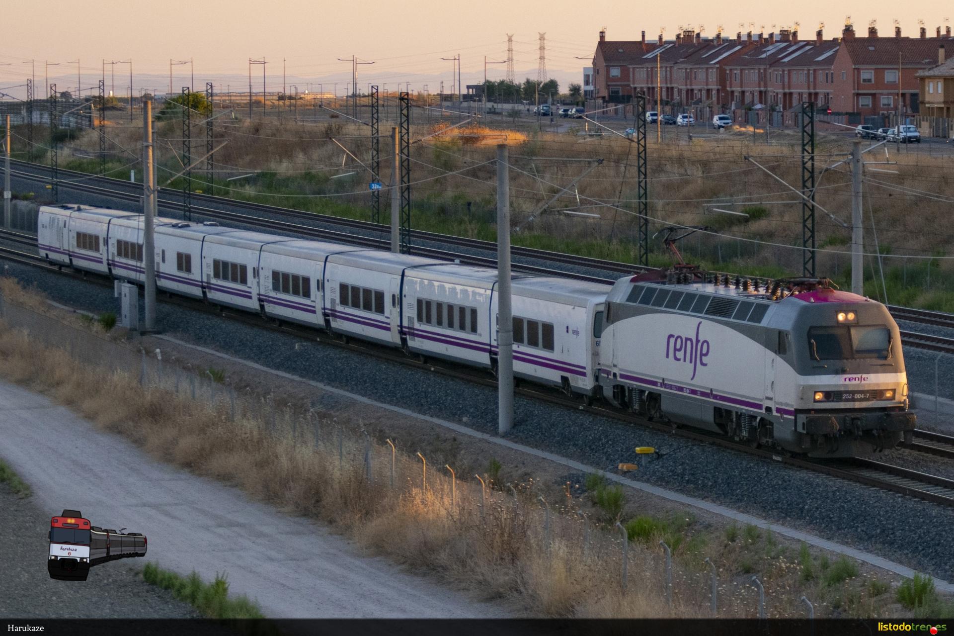 Renfe 252-004