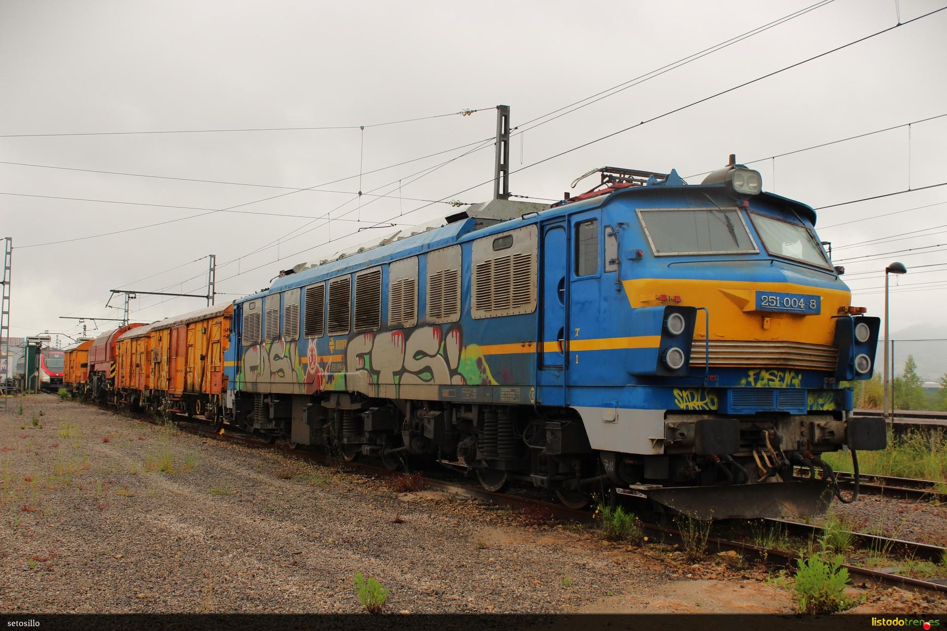 251.004+tren taller asturias
