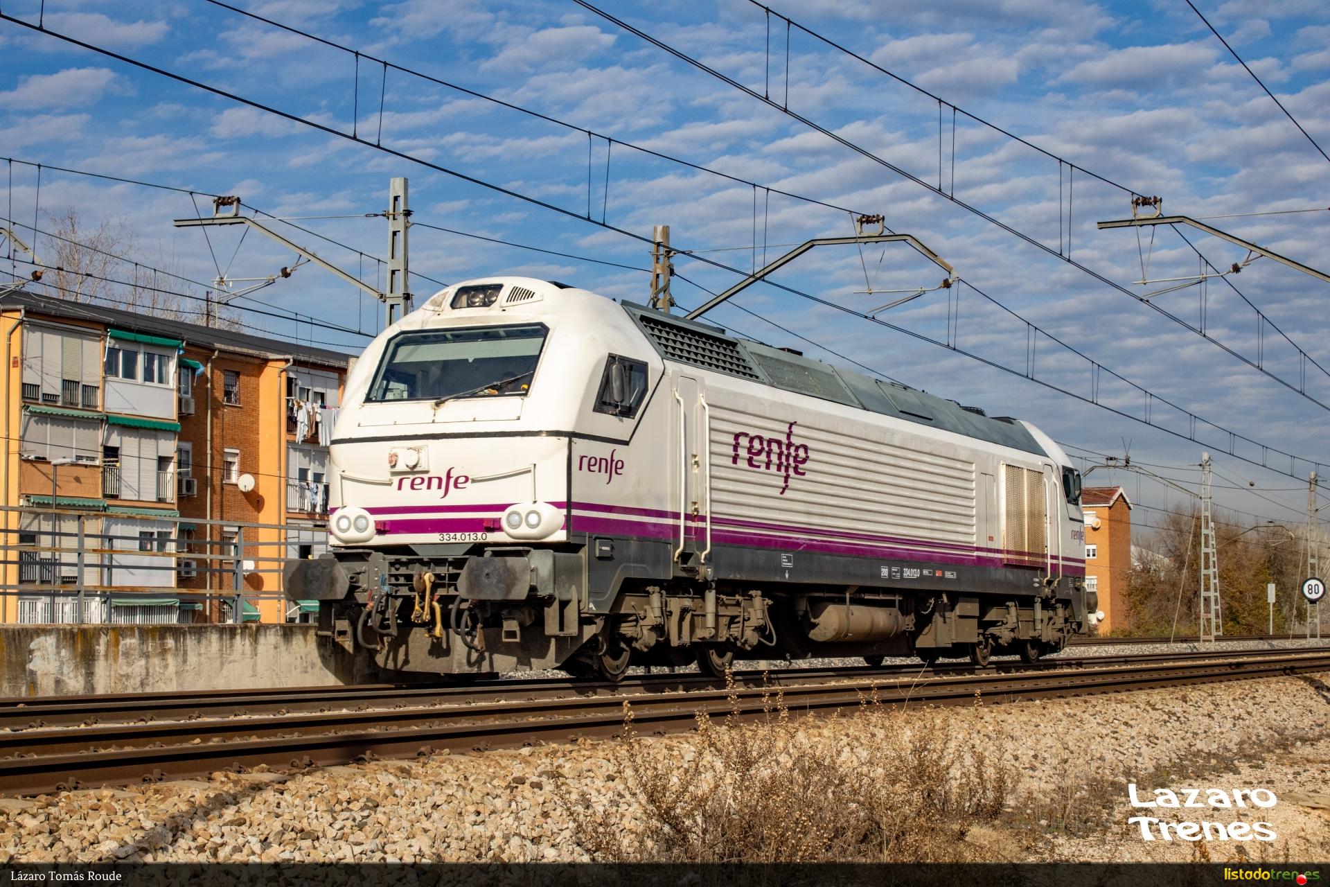 Locomotora 334.013 Aislada