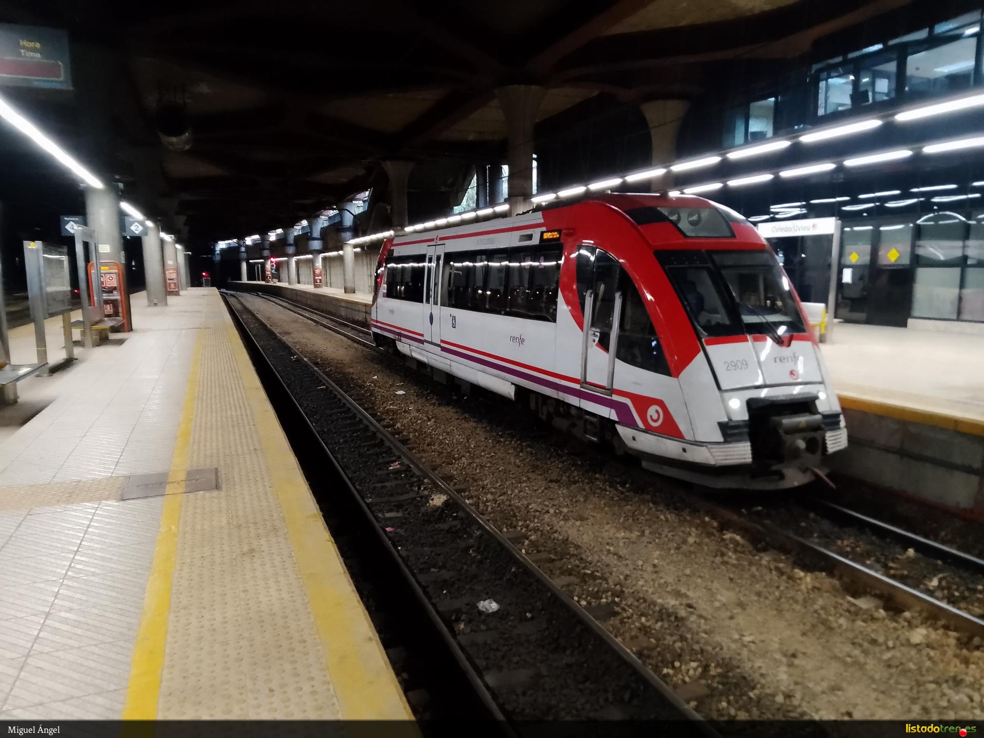 Tren Oviedo