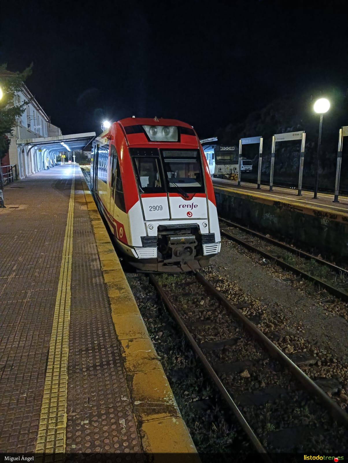 Tren  2909