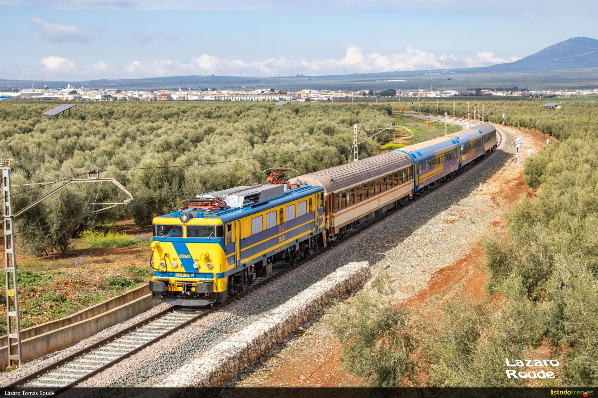 Tren especial Guadalquivir con la 269 La Roda de A