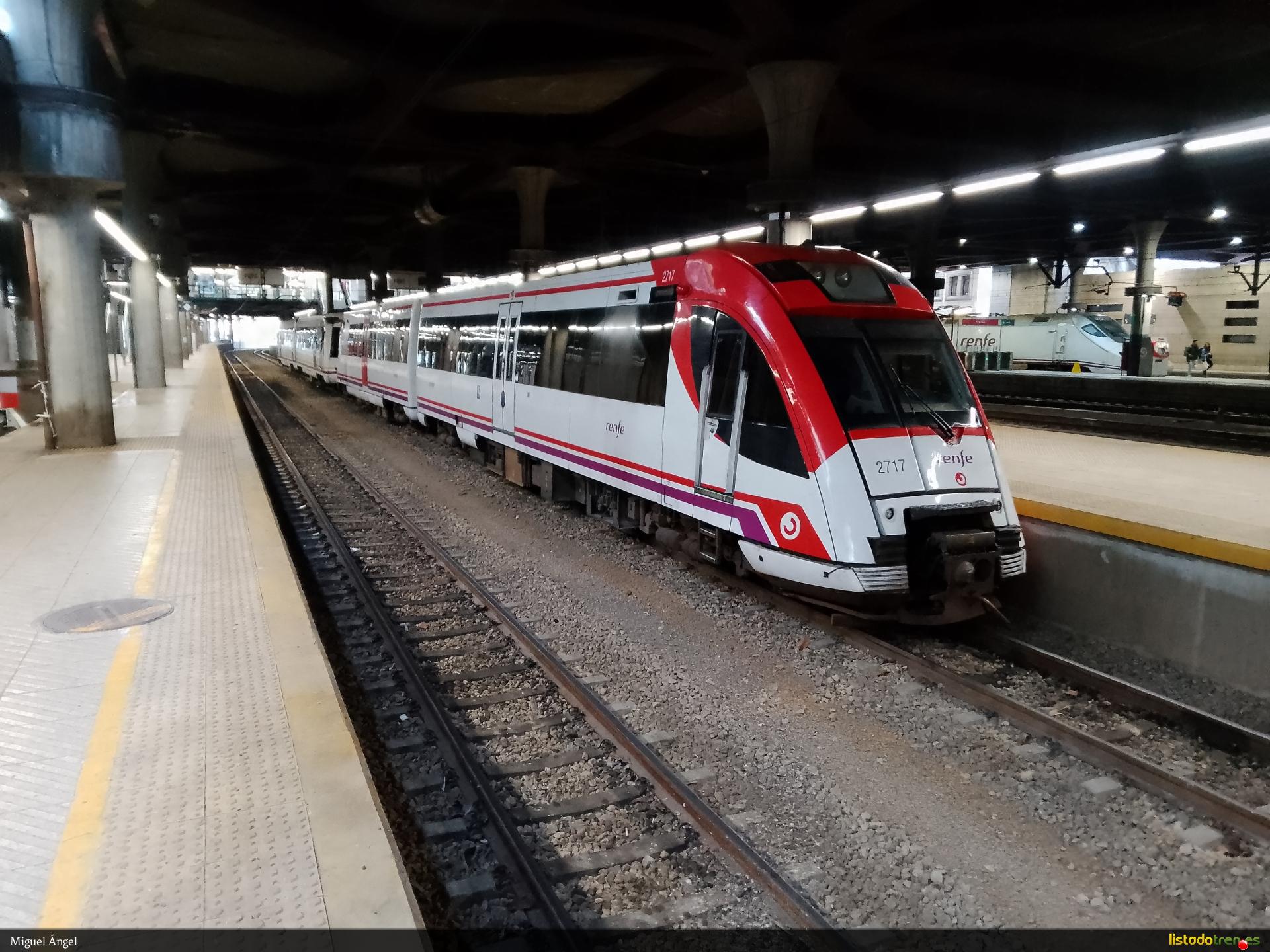 Tren  2717