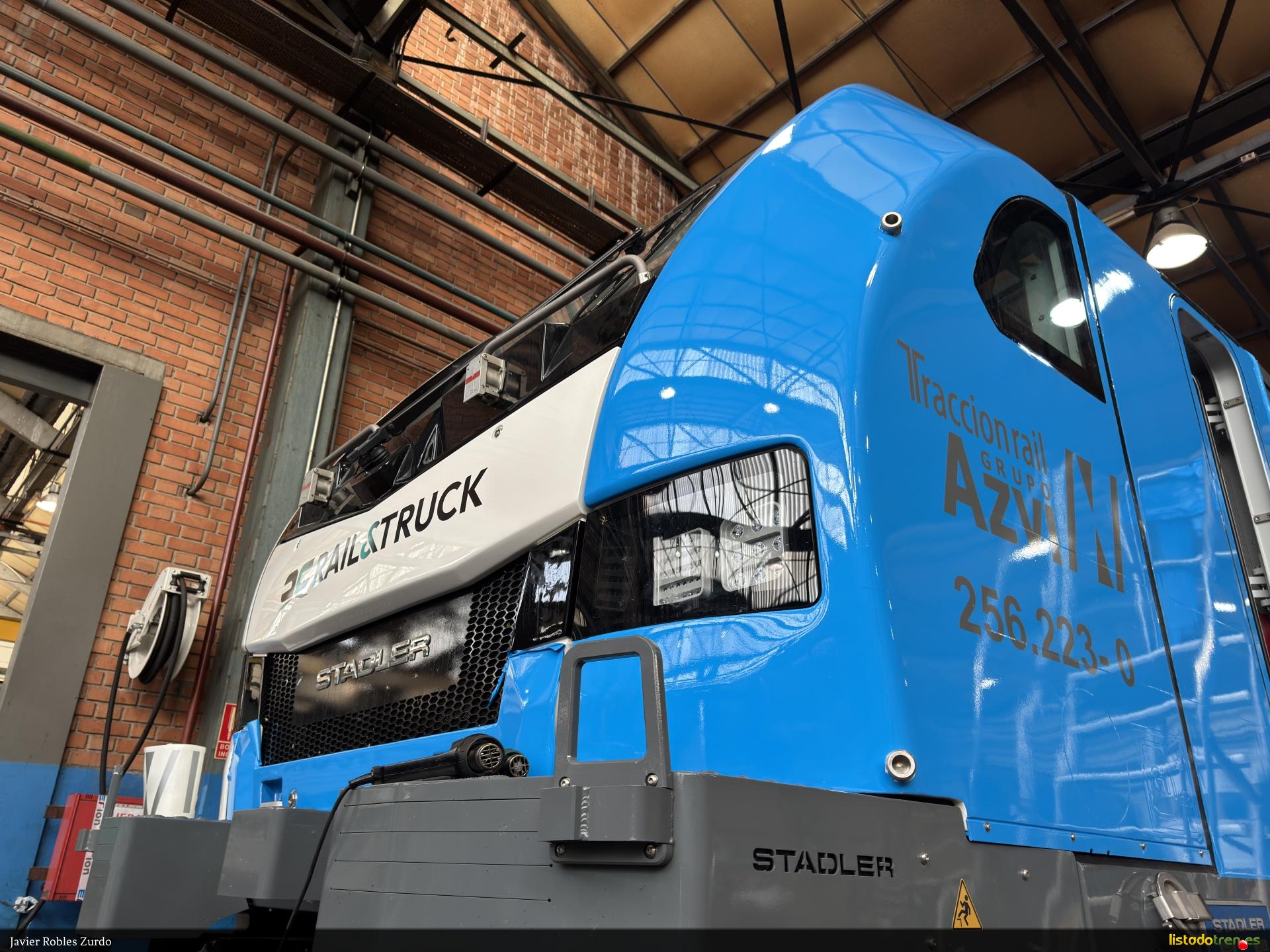 256.223 con vinilos de traccion rail