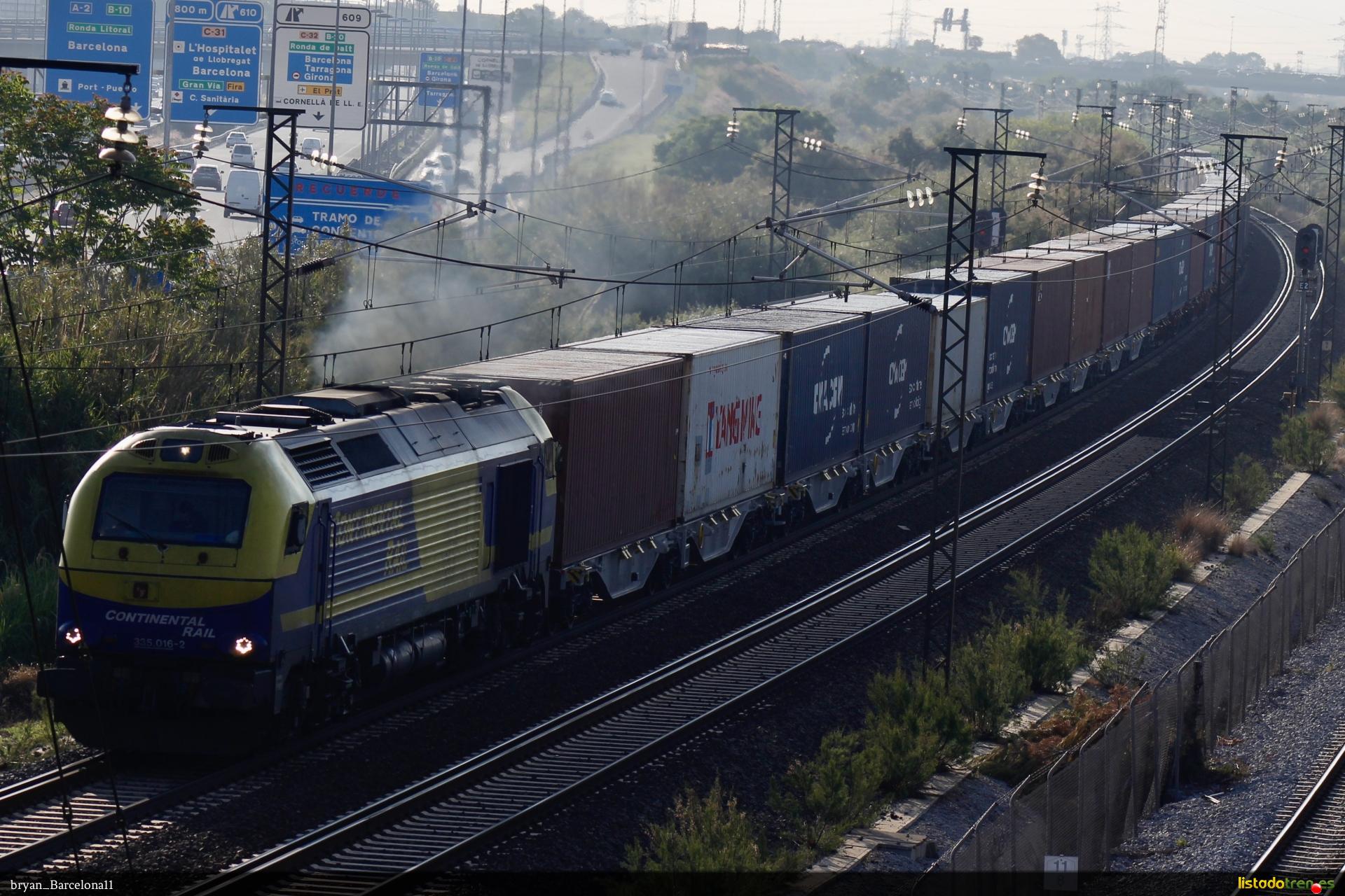 335-016-2 Pasando por Cornella con destino Bilbao 