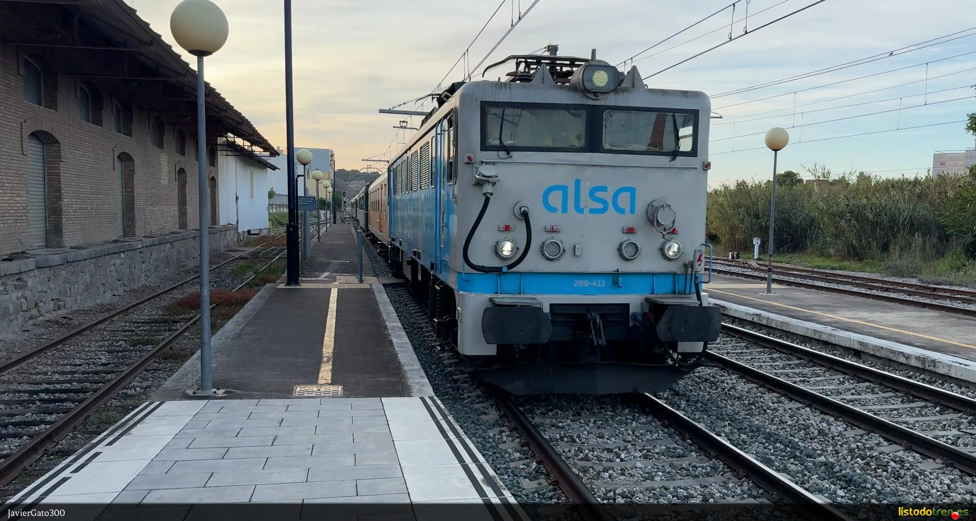 269-411-5 en Tudela de Navarra con el Tren Azul