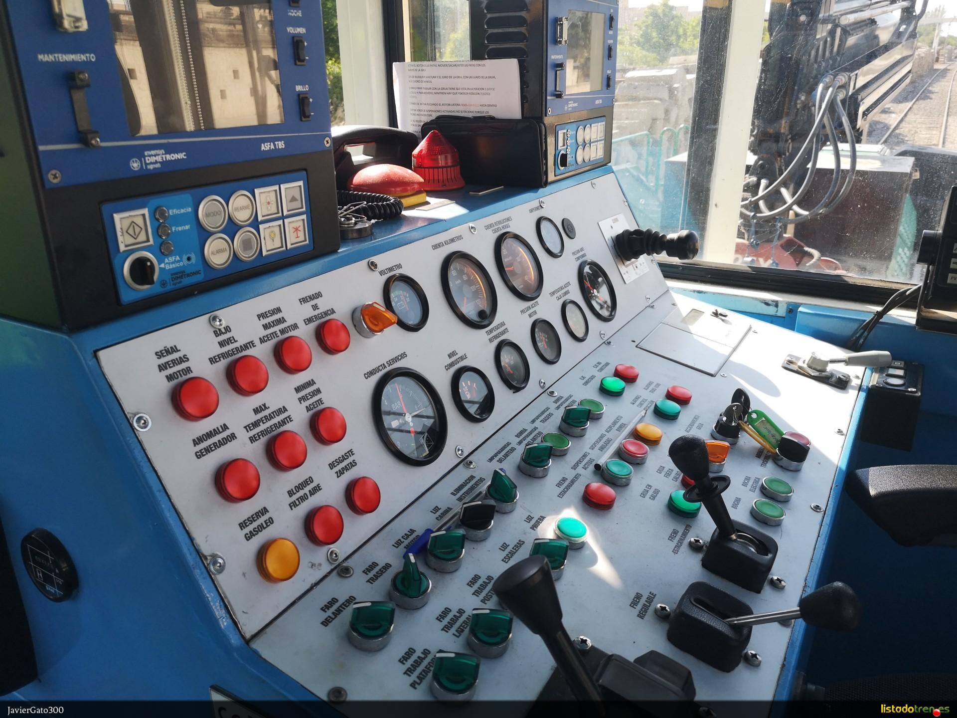 Cabina de la dresina 000-868-0 de Adif.