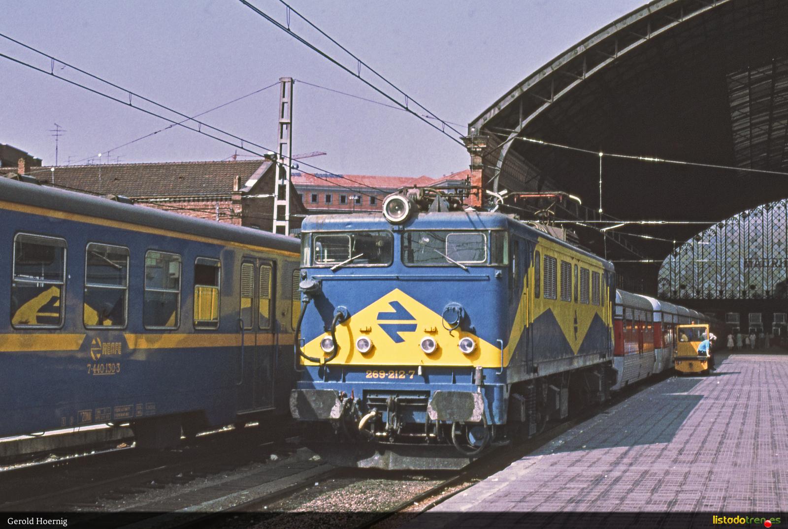 269 212 Mazinger en Madrid Atocha, 1983-10