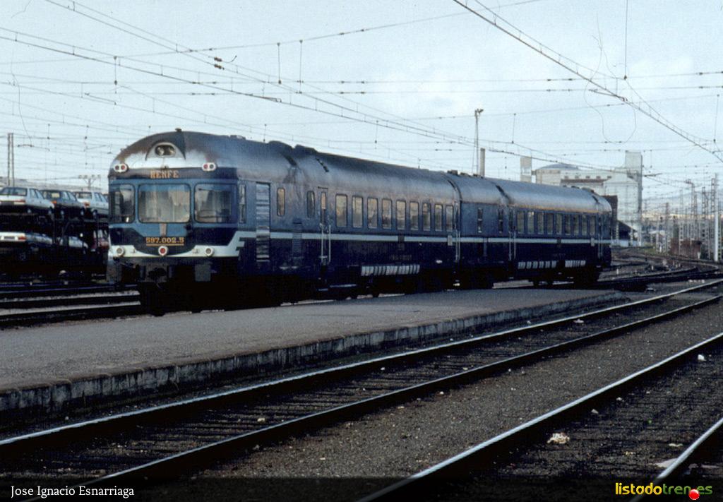 TER 597-002 saliendo de Miranda de Ebro