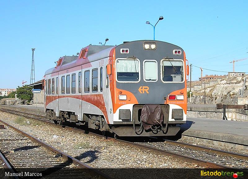 596003