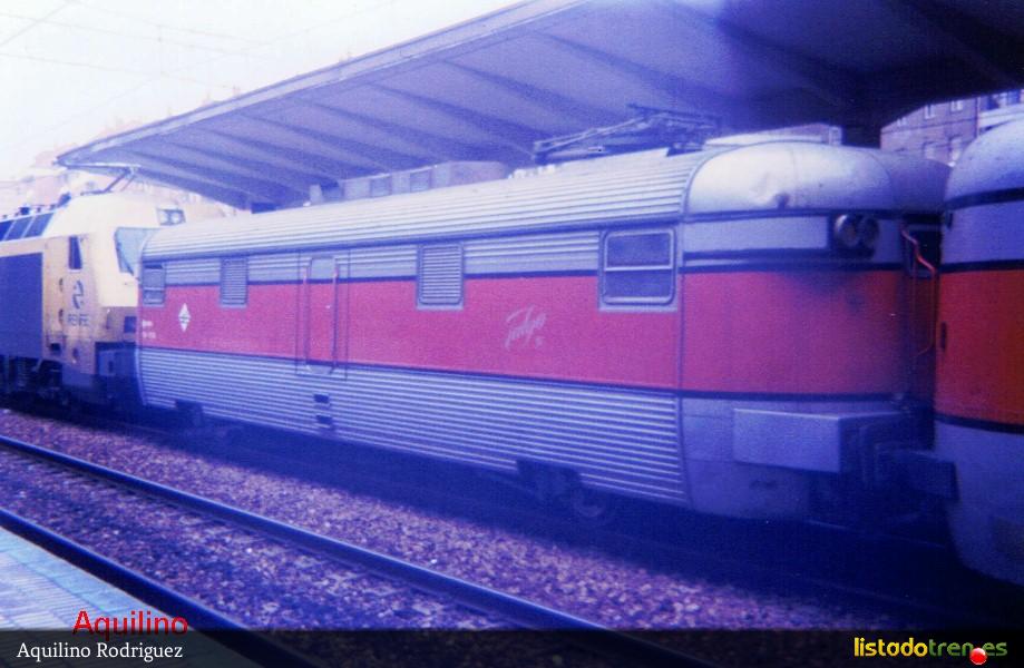 Talgo III en Oviedo