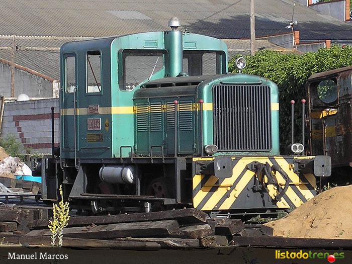 301044