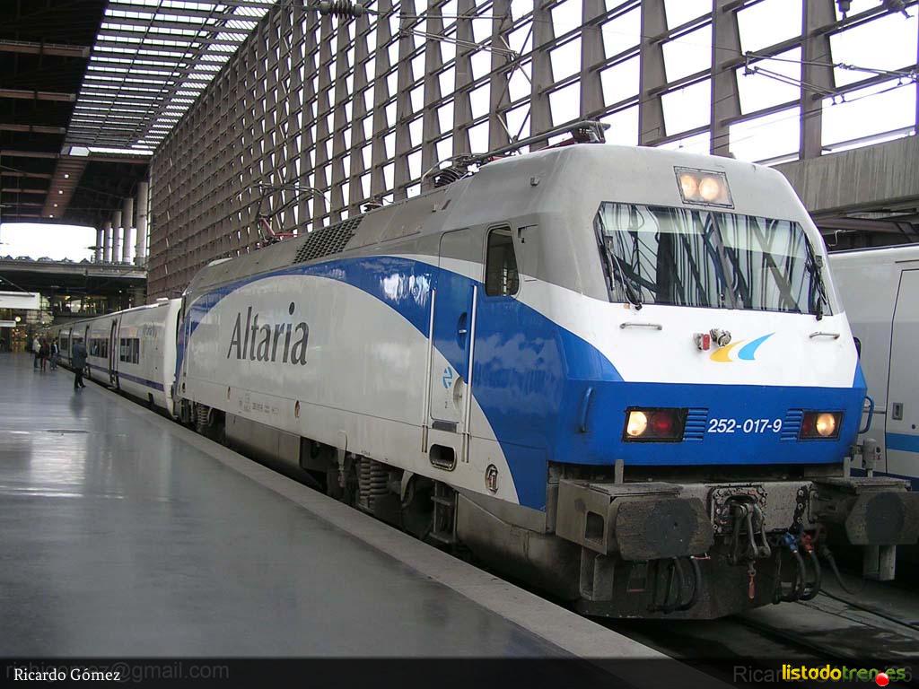 252-017 Altaria