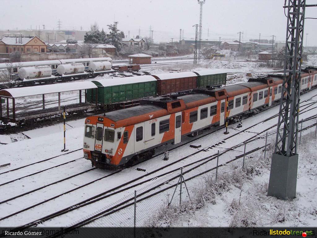 593.077 entre la nieve