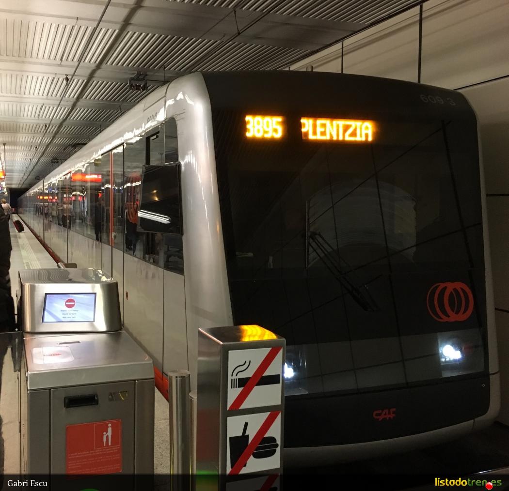 La 609 a punto de salir de Algorta