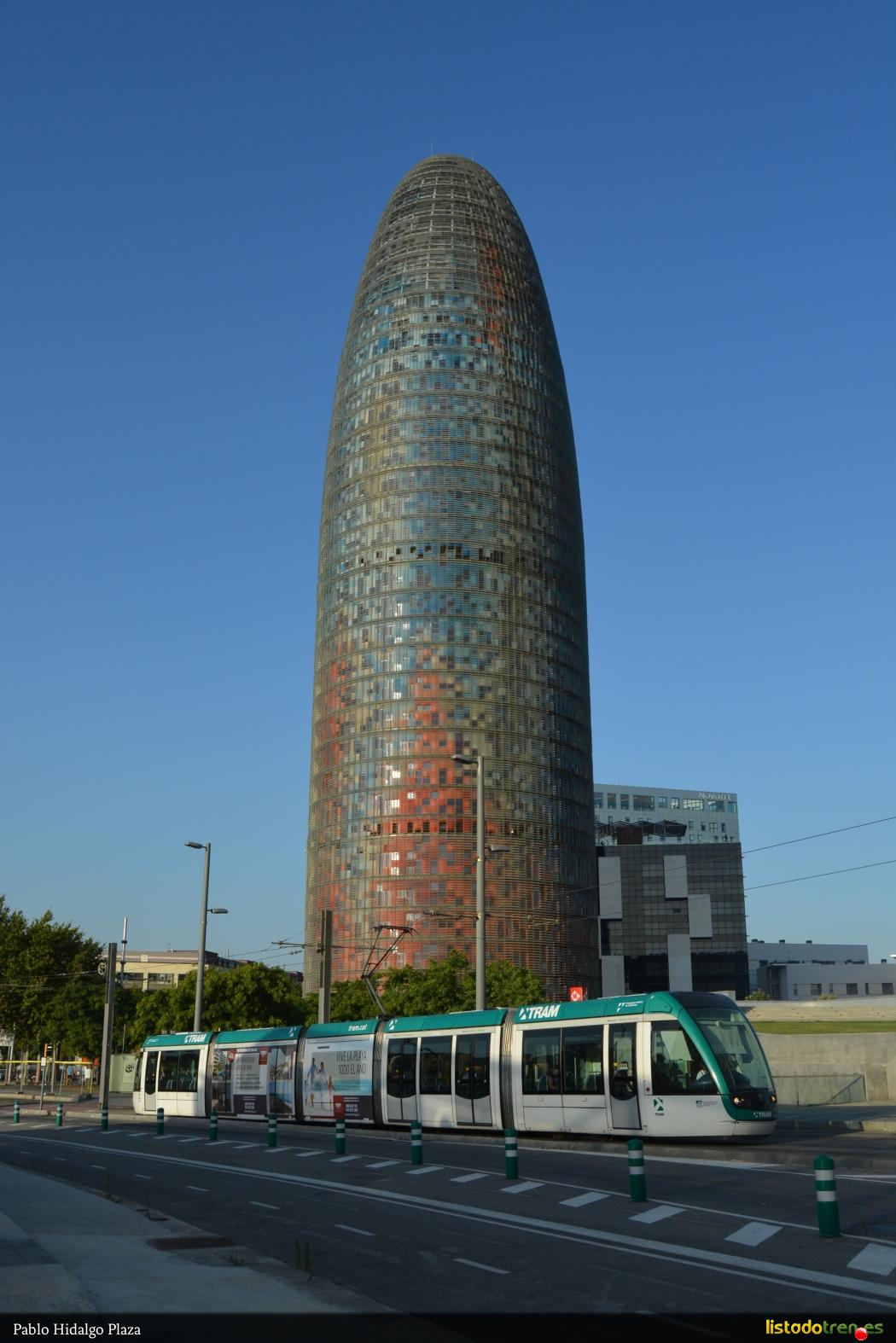 211.09 con la Torre Agbar de fondo