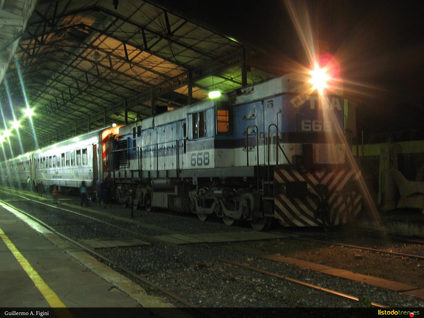 D668 (313-006-9) en Rosario Norte.