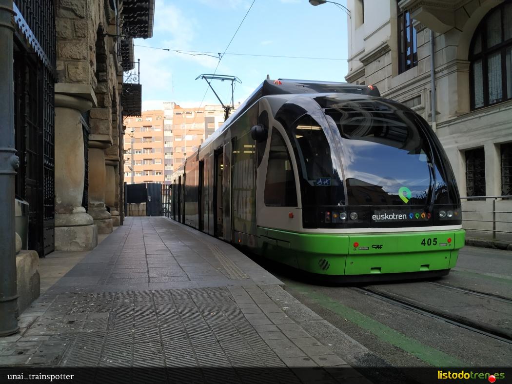 Unidad 405 del tranvia de Bilbao en atxuri