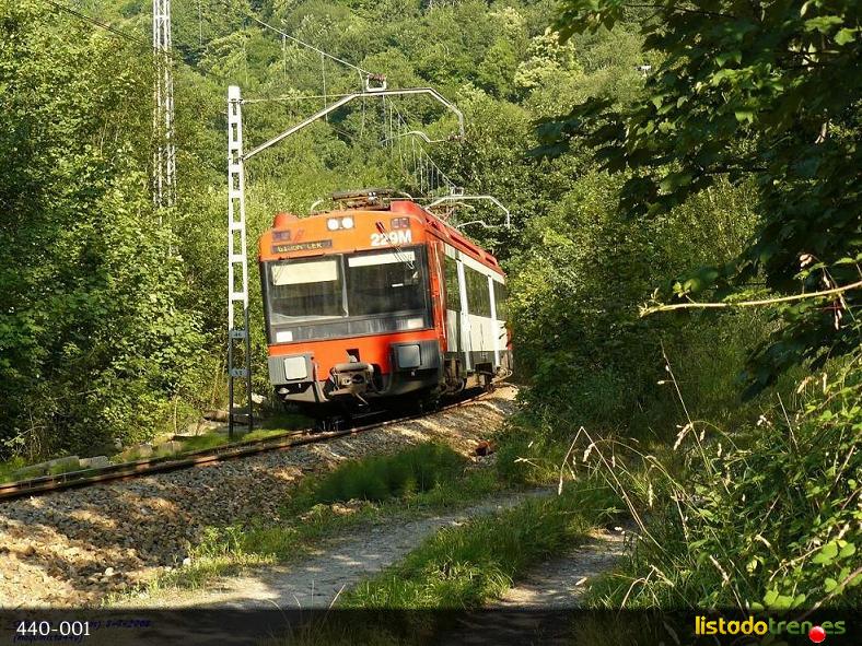 440 229
