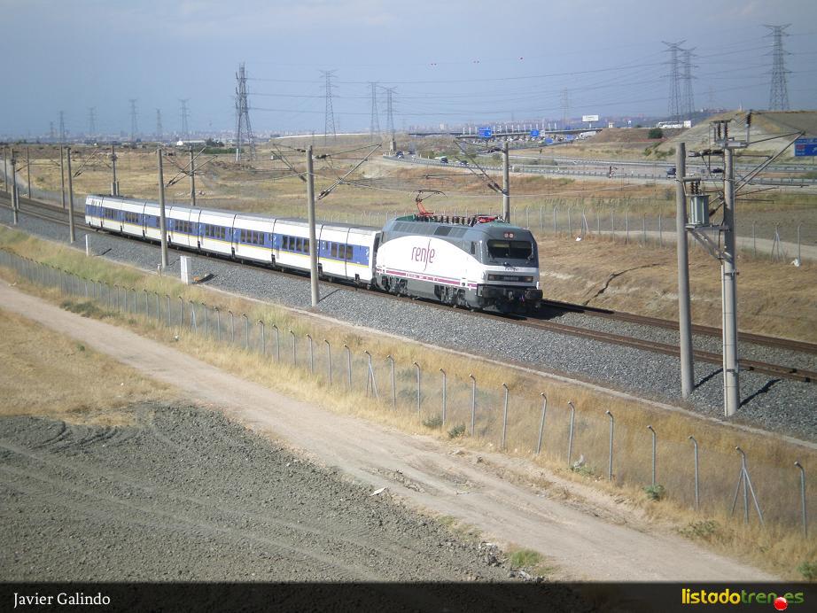 Renfe 252 en RO con Talgo 200