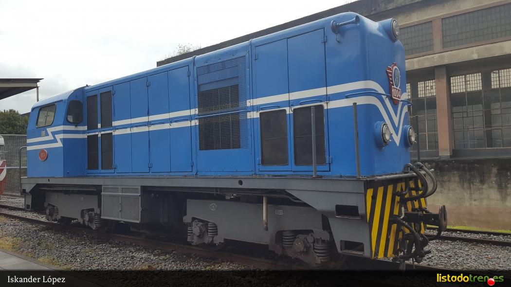 1004 expuesta en el exterior de las cocheras