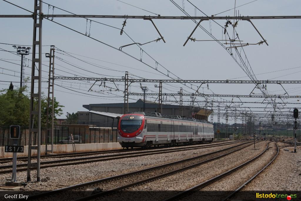 464 213