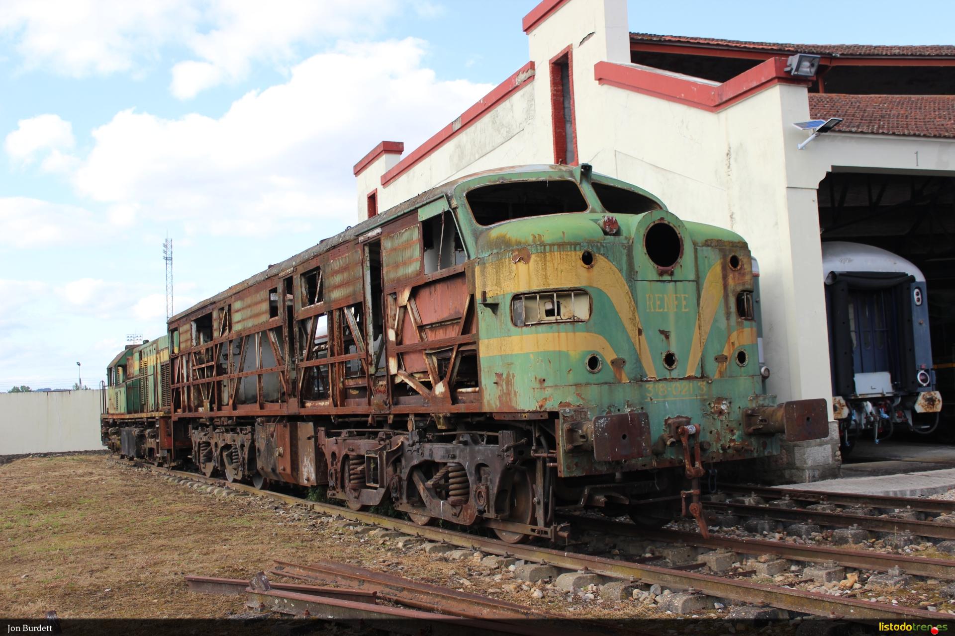 318 021