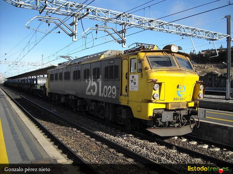 251.029 con un bobinero